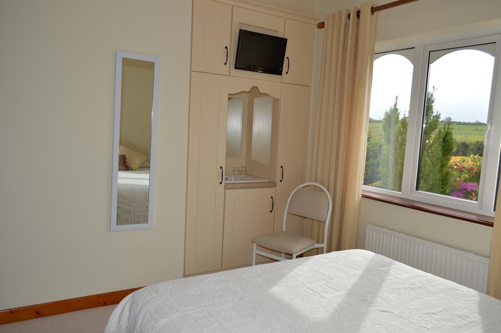Caseys Homedale Killarney Room photo